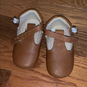 Monkey feet brown Mary Jane shoes 18/24mo